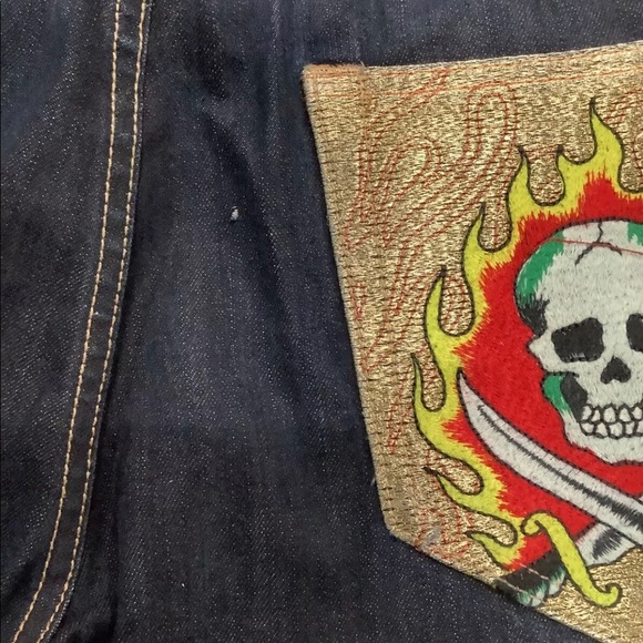 Ed Hardy 2009 Skull & Crossbones Fire Rhinestone - Picture 7 of 8